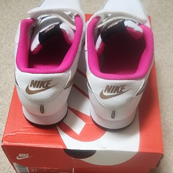 Nike MD Valiant (PSV) Kids' Shoes White Summit Black CN8559-105 NEW 2.5Y - Picture 4 of 6